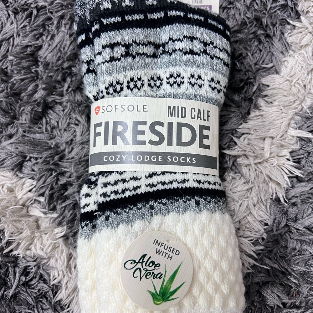 Fireside Mid Calf Cozy Lodge Socks - Black and White